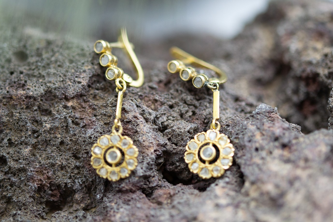 El Monte La Caja de Canarias Subasta abril 2026 - Pendientes oro