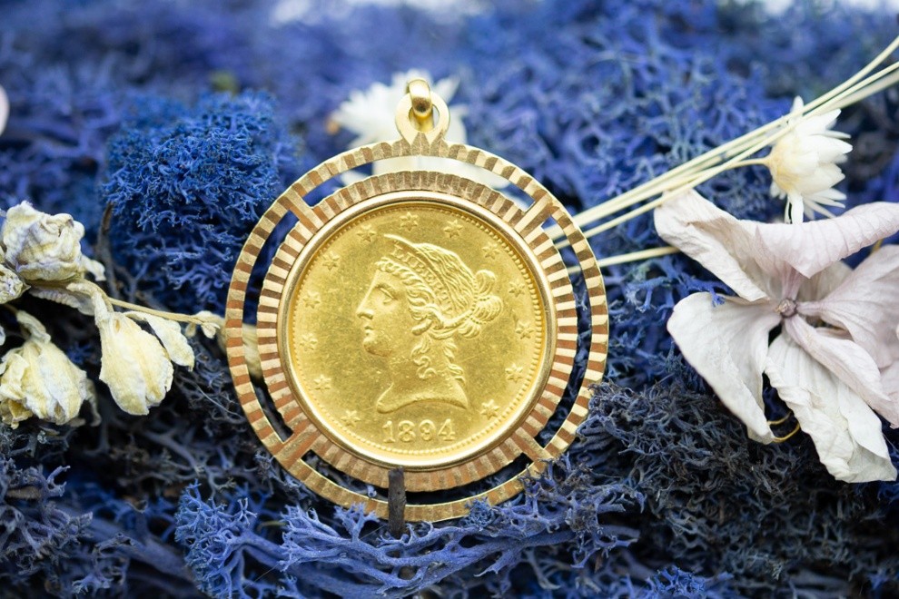 El Monte La Caja de Canarias Subasta octubre 2026 - Colgante moneda oro amarillo